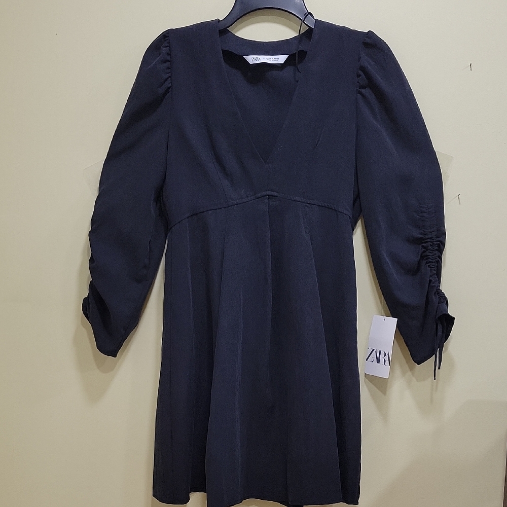 Zara Black V-Neck Mini Dress with Ruched Long Sleeves